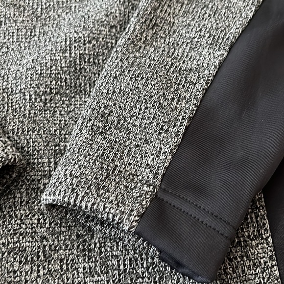 Spyder Gait Men’s Half Zip Black Gray Jacket Size Medium NWT - Picture 9 of 13